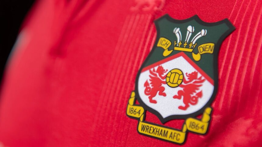 Intérprete de Reynolds en Wrexham, Maxime Hughes, Honrada en Gales