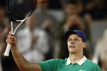 Sinner aplasta a Rublev y avanza en Roland Garros: ¡Cuartos asegurados!