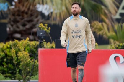 Messi regresa a Argentina tras lesión: Enfrenta a Chile y Colombia