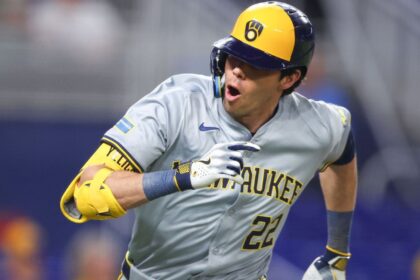 Yelich, imparable: HR y racha de hits impulsan a los Brewers pese a lesión