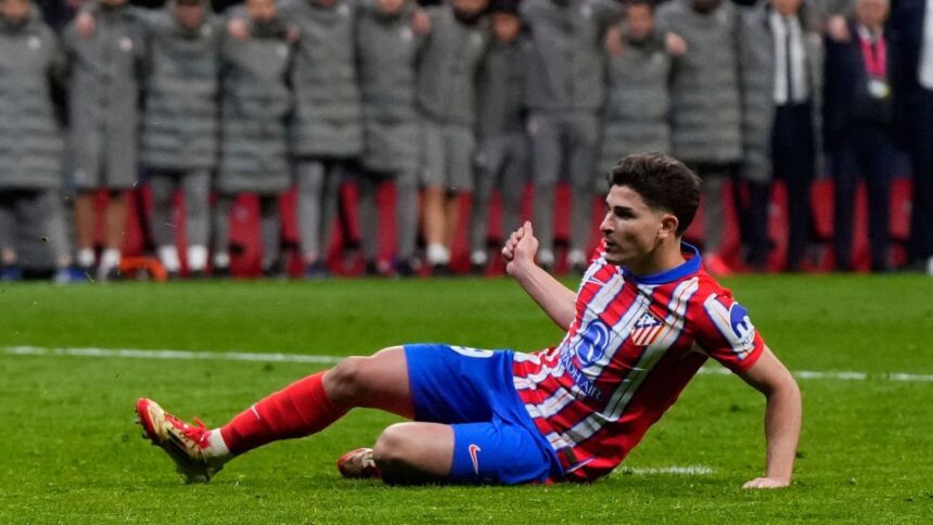 Nueva Regla de Penales: IFAB Aclara Tras Controversia de Julián Álvarez