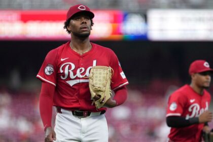 Reds firman a Wade Miley por 1 año, Greene a la lista de lesionados