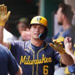 Brewers aplastan a Reds: 12ma serie seguida con jonrones de Collins y Chourio