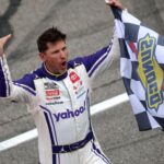 Hamlin triunfa en Michigan, espera nacimiento de su hijo y lidera NASCAR