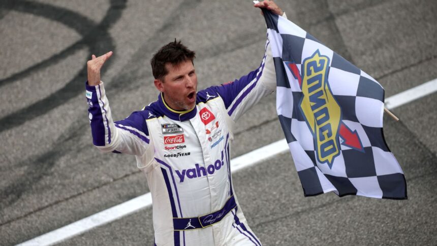 Hamlin triunfa en Michigan, espera nacimiento de su hijo y lidera NASCAR