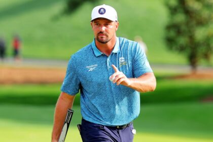 DeChambeau busca acuerdo con LIV Golf: Futuro incierto del golf profesional