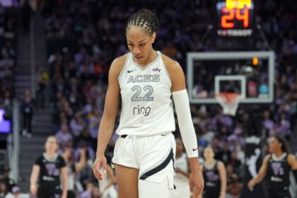 Aces humilladas: Valkyries propinan paliza de 27 puntos, Hammon furiosa