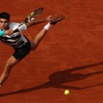 Alcaraz Remonta Épica Final en Roland Garros: ¡Derrota a Sinner y Gana el Título!