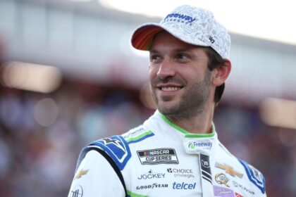 Suárez lidera NASCAR en México: Un hito histórico para el automovilismo
