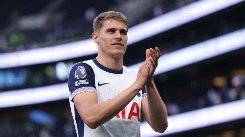 Van de Ven: Sorprendido por el despido de Postecoglou en Tottenham