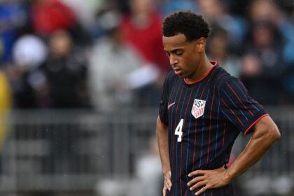 Adams ignora críticas de Donovan y Dempsey; USA enfocado en la Gold Cup