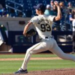 Misiorowski, prospecto estrella de Brewers, debutará ante Cardinals