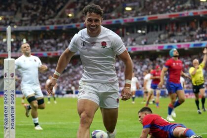 Arundell Regresa a Inglaterra: Refuerzo para el Rugby Tras Paso en Francia