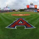Angels Ascienden a Christian Moore, Pick #8, Refuerzo Ofensivo al Bate