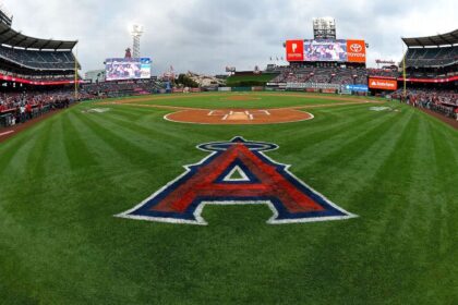 Angels Ascienden a Christian Moore, Pick #8, Refuerzo Ofensivo al Bate