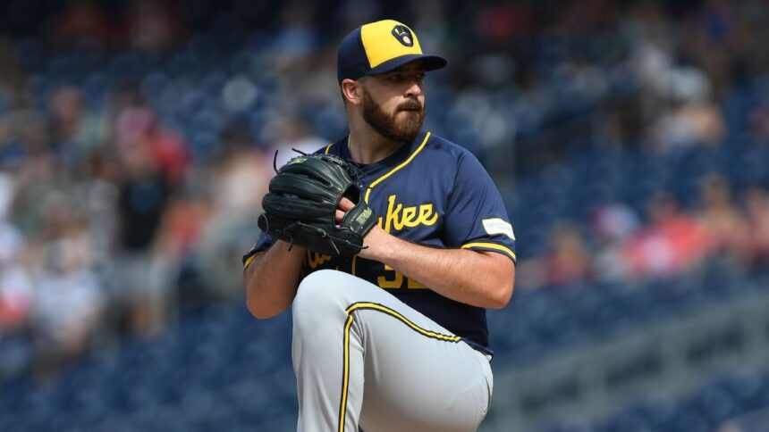 Civale a los White Sox: Brewers ceden a lanzador tras resistencia al bullpen