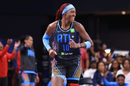 Howard iguala récord WNBA con 9 triples; Griner asciende en bloqueos.