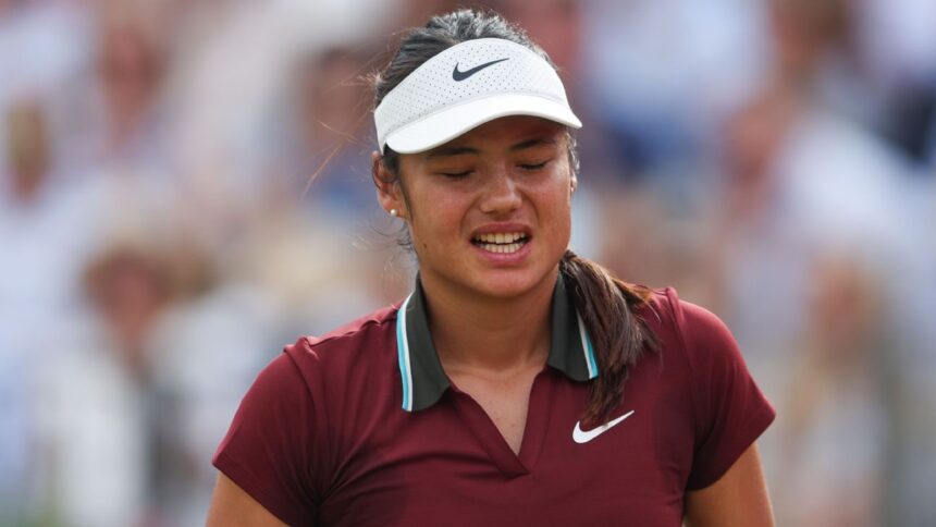 Raducanu se Baja de Berlín por Problemas de Espalda; Wimbledon en la Mira