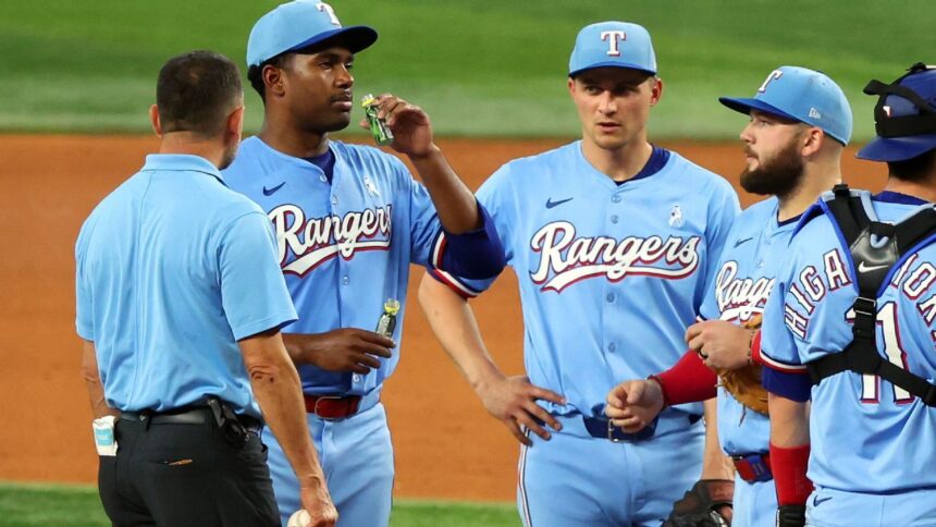 Rocker de Rangers Supera Crisis con Jugo de Pepinillos: MLB