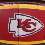 Exjugador Demanda a Chiefs por Discriminación Racial y Despido Injusto