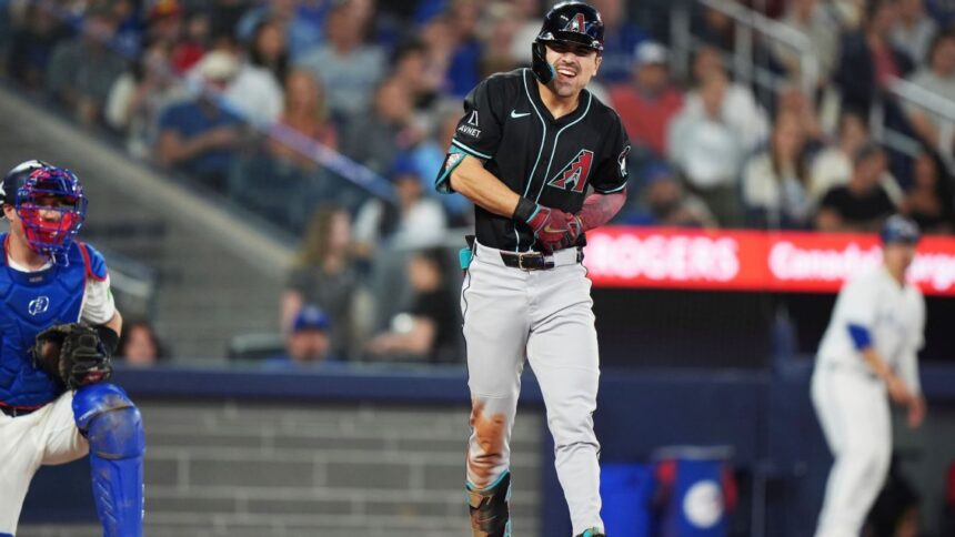 Carroll de D-backs, golpeado en la mano: Sin fractura, en duda para mañana