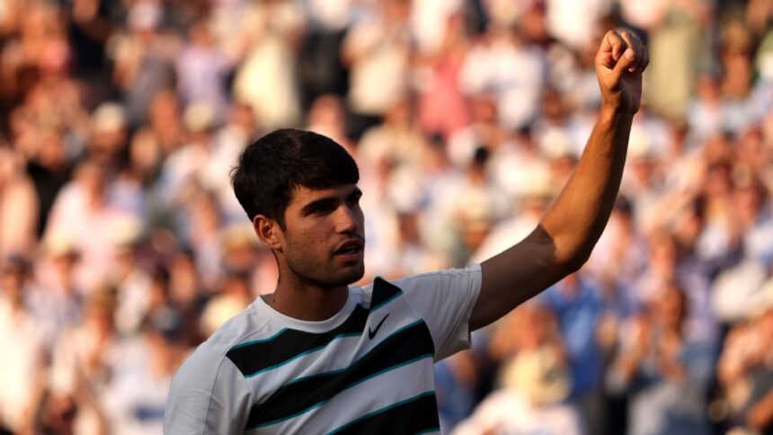 Alcaraz Sufre, pero Avanza en Queen's: Vence a Munar en Trepidante Duelo