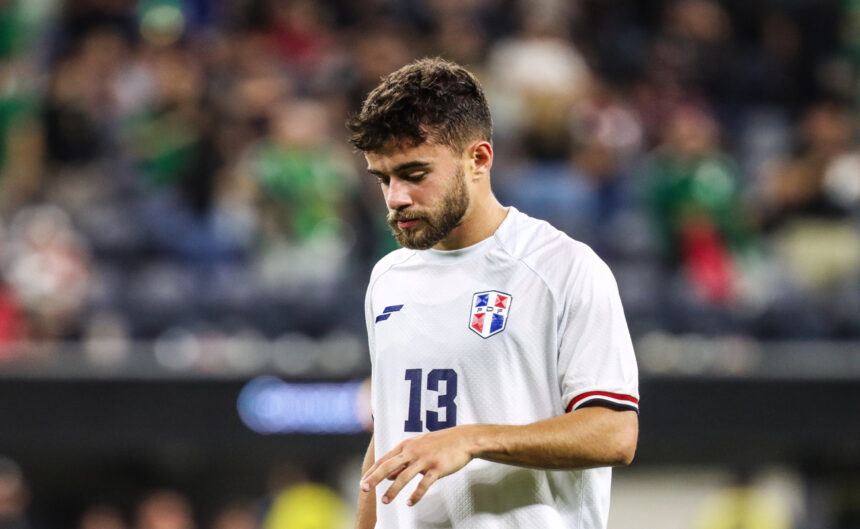 Azcona Baja de la Copa Oro por Lesión: Selección Dominicana Pierde Delantero