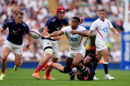 Francia vence a Inglaterra XV en Twickenham: Taofifenua da la victoria (26-24)