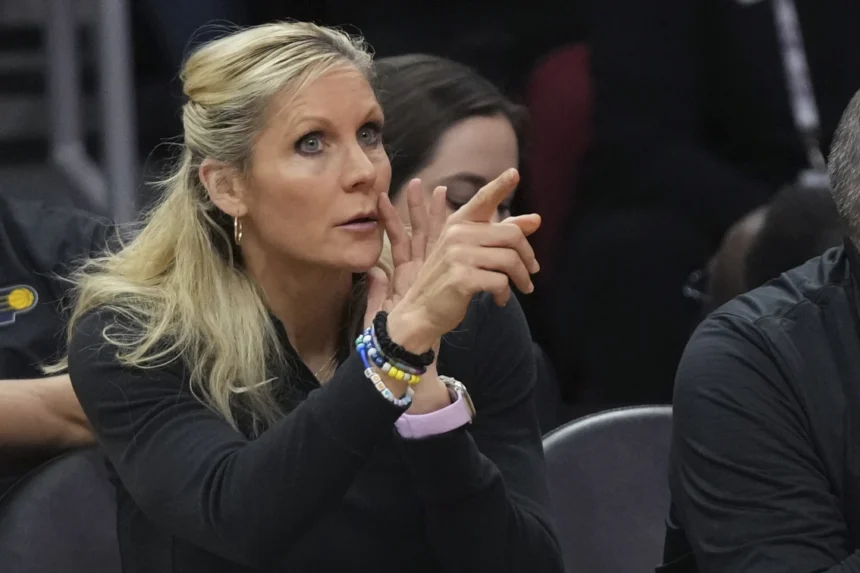 Boucek a un paso de la historia: Pacers buscan título NBA con entrenadora.