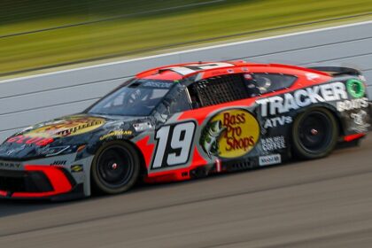 Briscoe Vence en Pocono: Primera Victoria con JGR y Entra a Playoffs NASCAR