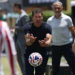 Simeone Critica Arbitraje Tras Eliminación del Atlético Madrid en CWC