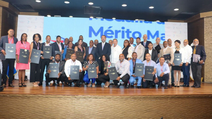 INEFI Honra a Educadores Físicos: Gala "Medalla al Mérito" este Miércoles