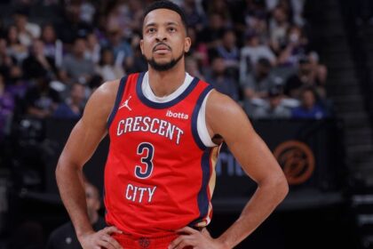 Pelicans Refuerzan Plantilla: Poole y Bey Llegan, McCollum y Olynyk Salen