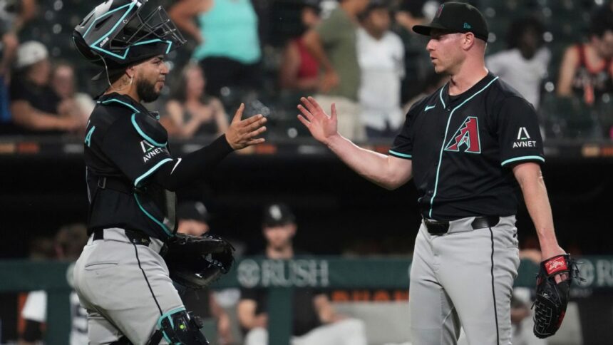 Diamondbacks luchan por playoffs pese a lesiones: Hazen optimista