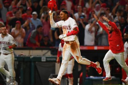 Moore, prospecto estrella de Angels, conecta jonrones decisivos vs Red Sox