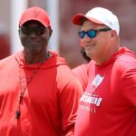 Bucs Aseguran Futuro: Bowles y Licht Renovados con Contratos Multianuales