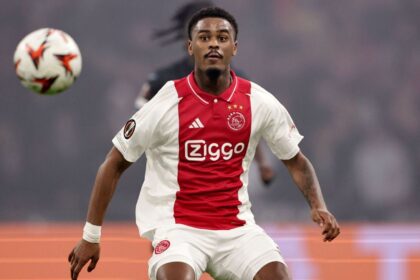 Liverpool busca refuerzos: ¿Hato del Ajax en la mira? Rumores y fichajes Premier League.