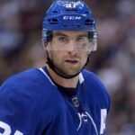 Tavares se queda: Extiende contrato 4 años con Maple Leafs, gran noticia.