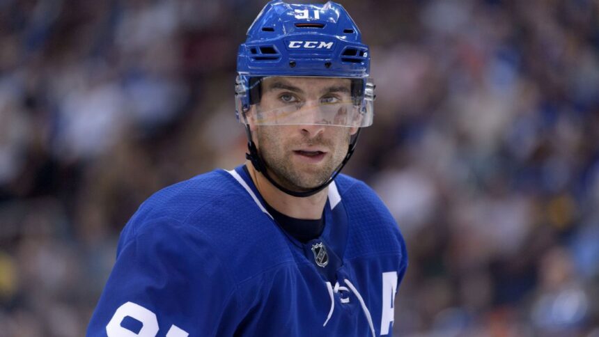 Tavares se queda: Extiende contrato 4 años con Maple Leafs, gran noticia.