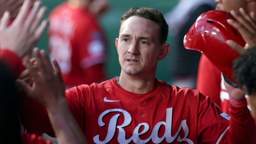 Reds Activan a Hays y Envían a Fraley a la Lista de Lesionados
