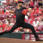 Martinez cerca del No-Hitter y Steer con 3 HRs impulsan a los Reds