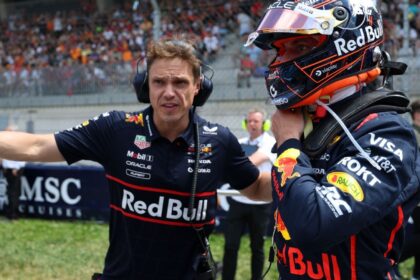 Verstappen Fuera de Carrera en Austria: Antonelli Causa Choque en la Vuelta 1