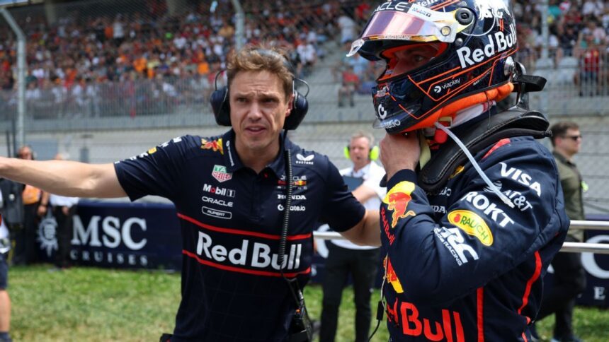 Verstappen Fuera de Carrera en Austria: Antonelli Causa Choque en la Vuelta 1