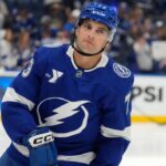 Lightning Corta a Sheary: Veterano Va a Waivers, Kraken También Actúa
