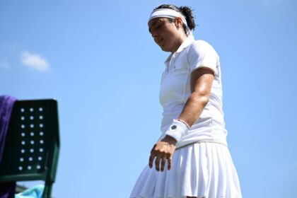 Jabeur se Retira de Wimbledon: Adiós Prematuro en Primera Ronda