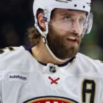 Ekblad Firma Extensión con Panthers: Ocho Años y Clave en la Defensa
