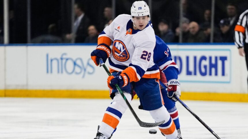 Islanders Aseguran a Romanov: Extensión Millonaria por 8 Años
