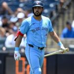 Santander: Hombro no cede, Jays esperan regreso; Bichette ausente por rodilla