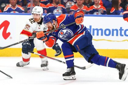Oilers liberan a Arvidsson (4M) a Bruins: Refuerzo ofensivo para Boston.