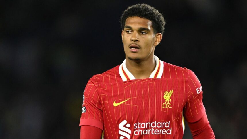 Quansah deja Liverpool: Fichado por Bayer Leverkusen, con cláusula de recompra